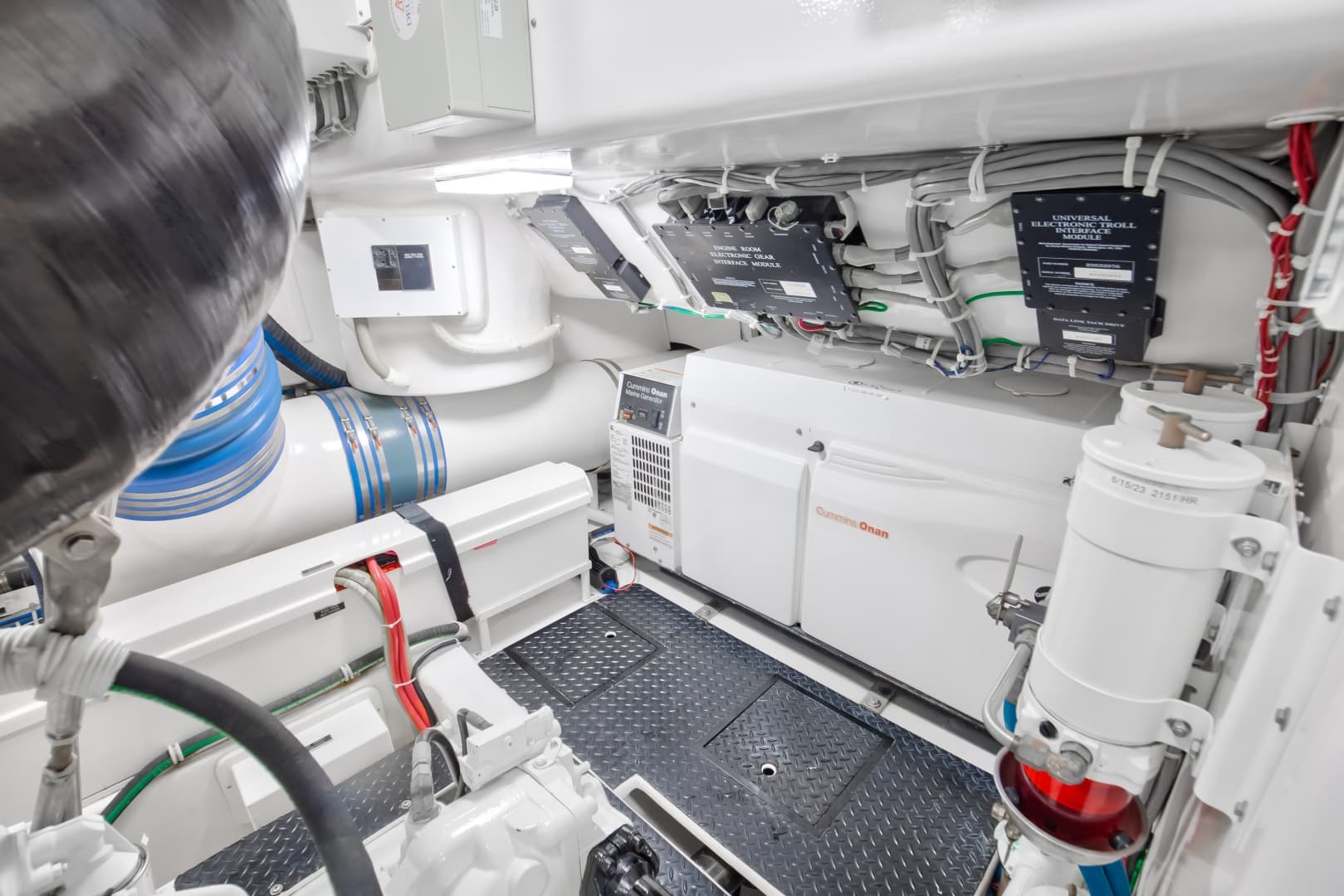 Viking 82 - Done Deal - Engine Room