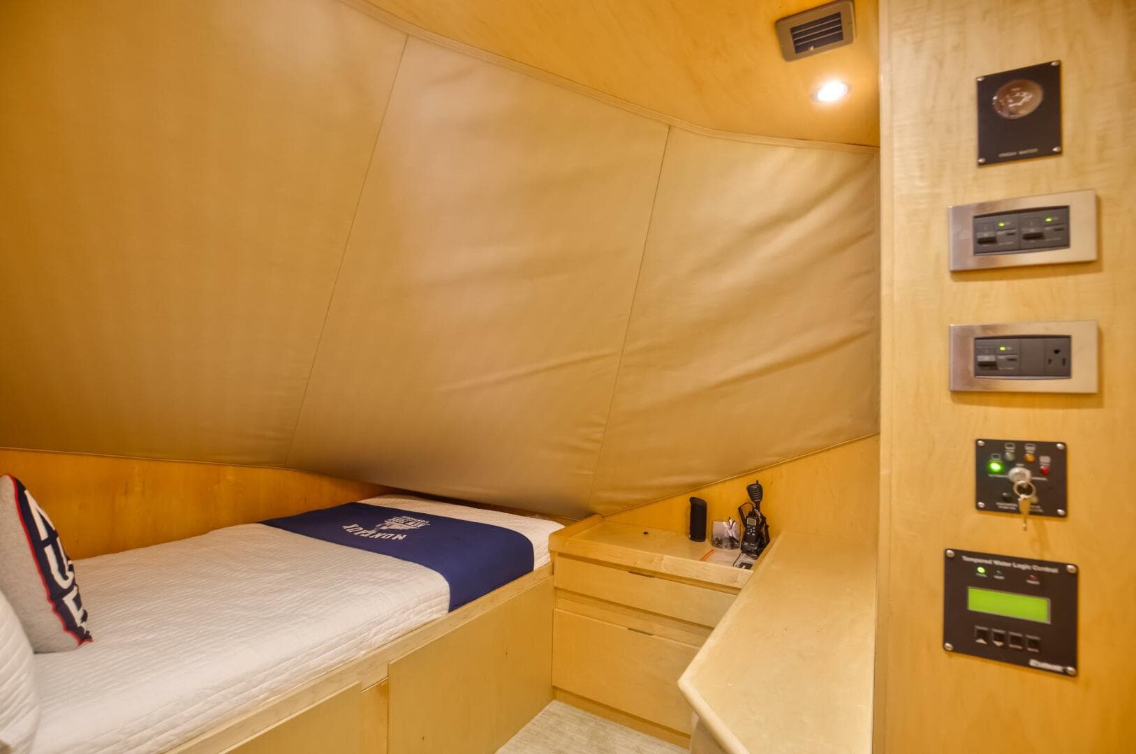 2010 Viking 82 Convertible