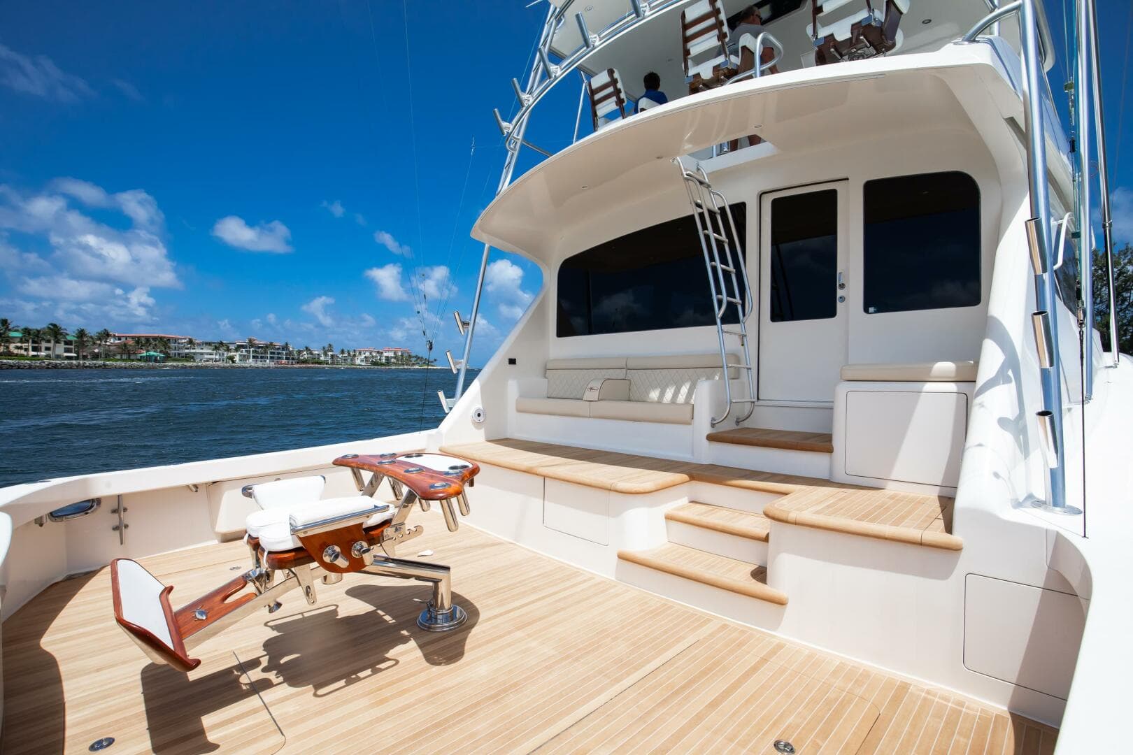 2010 Viking 82 Convertible