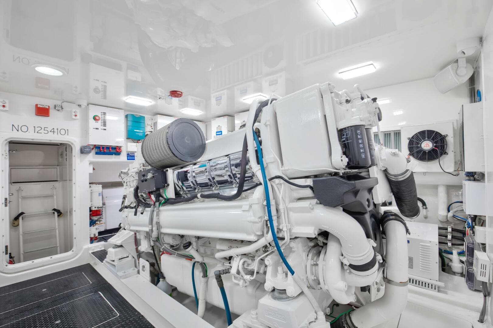 2010 Viking 82 Convertible