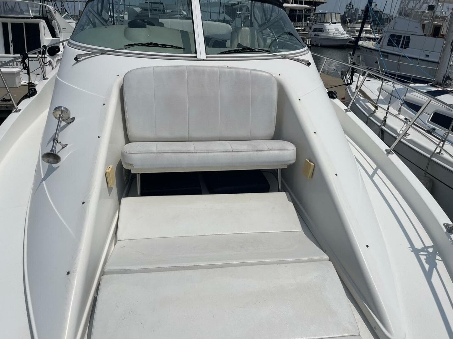 2006 Carver 36 Mariner