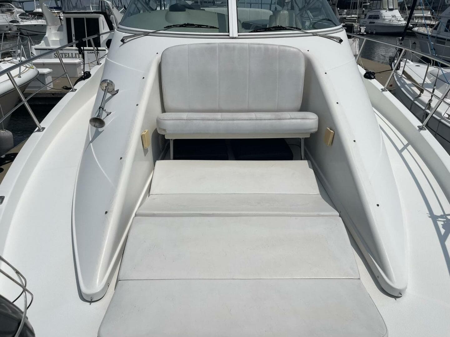 2006 Carver 36 Mariner
