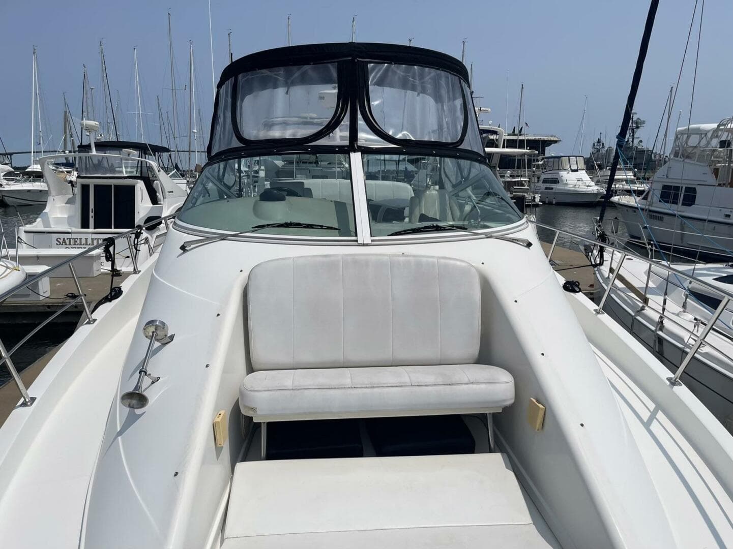 2006 Carver 36 Mariner