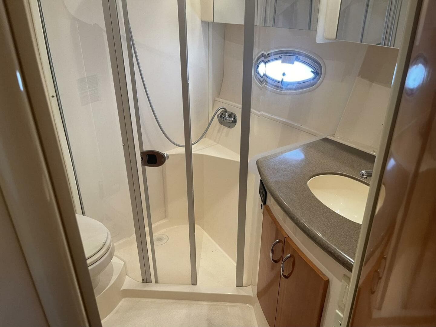 2006 Carver 36 Mariner