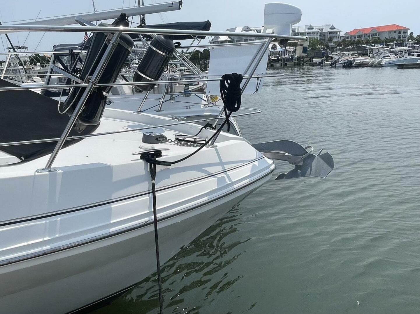 2006 Carver 36 Mariner