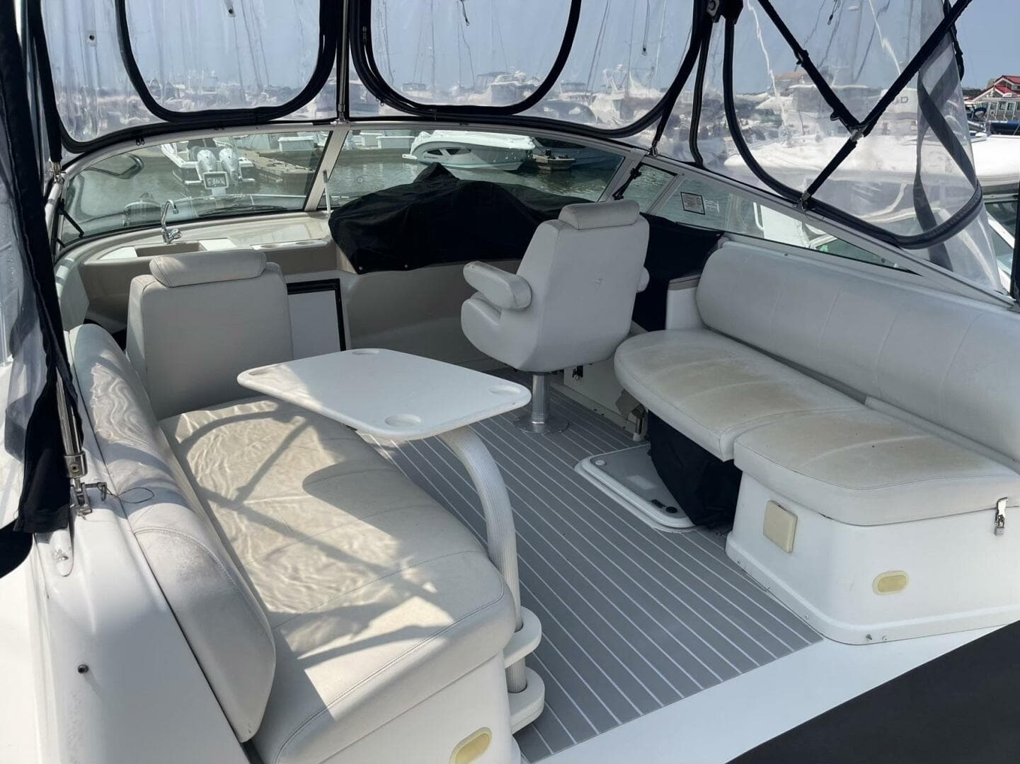 2006 Carver 36 Mariner