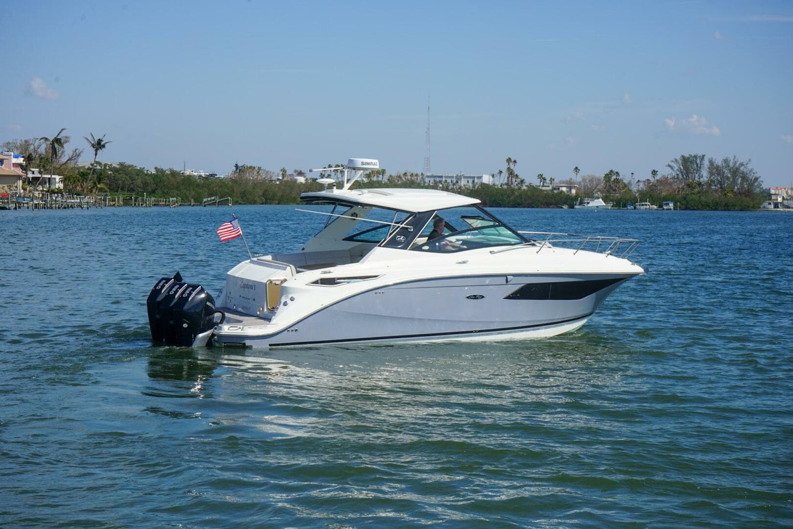 2023 Sea Ray 320 Sundancer Outboard