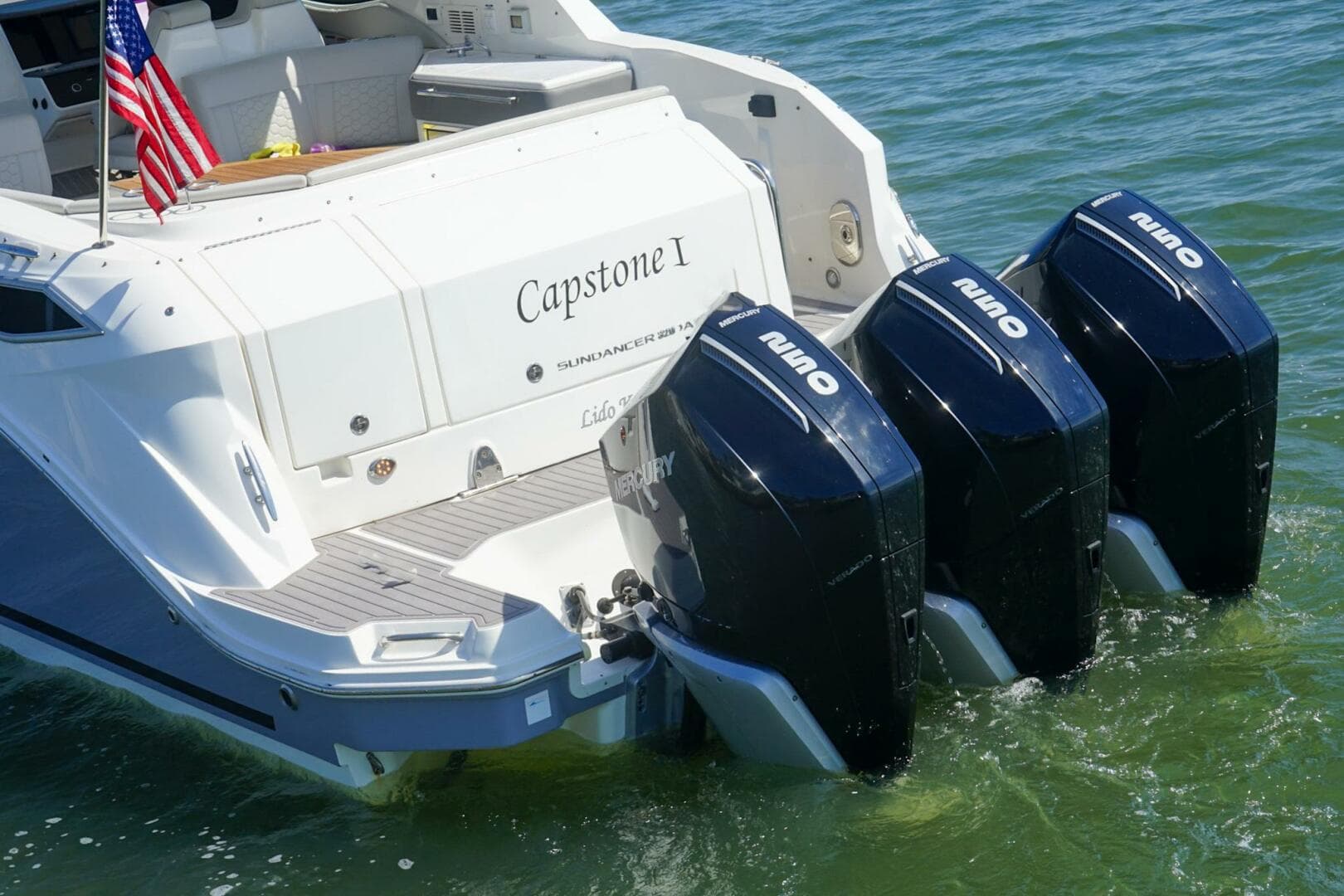 2023 Sea Ray 320 Sundancer Outboard