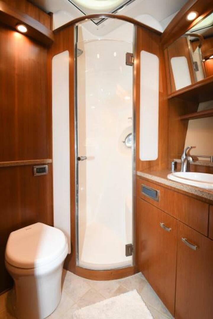 2008 58 Tiara Yachts Sovran - Dreamscape - VIP Stateroom Head
