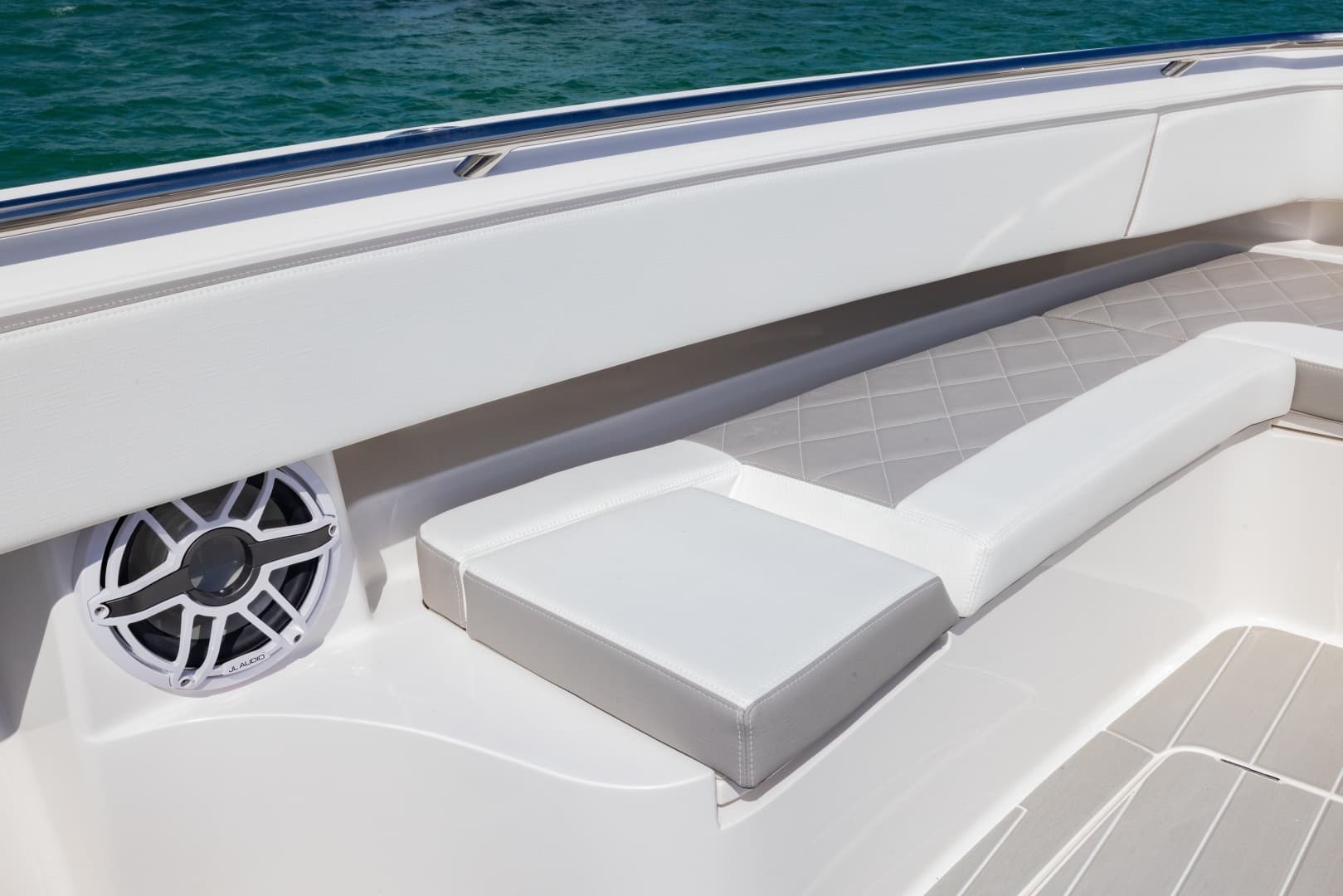 2025 BlackWater 43 Sportfish
