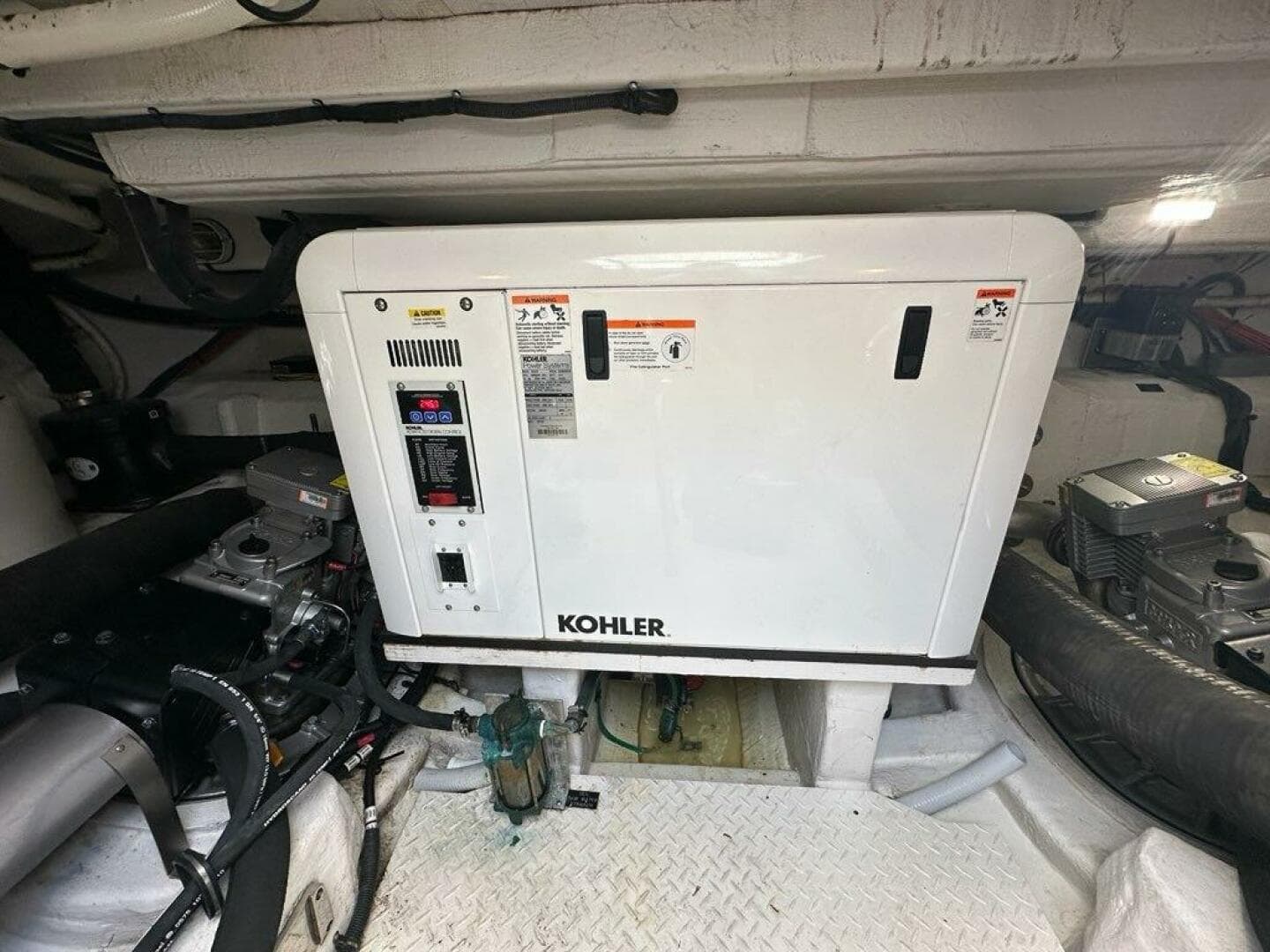 2015 Cruisers Yachts Cantius