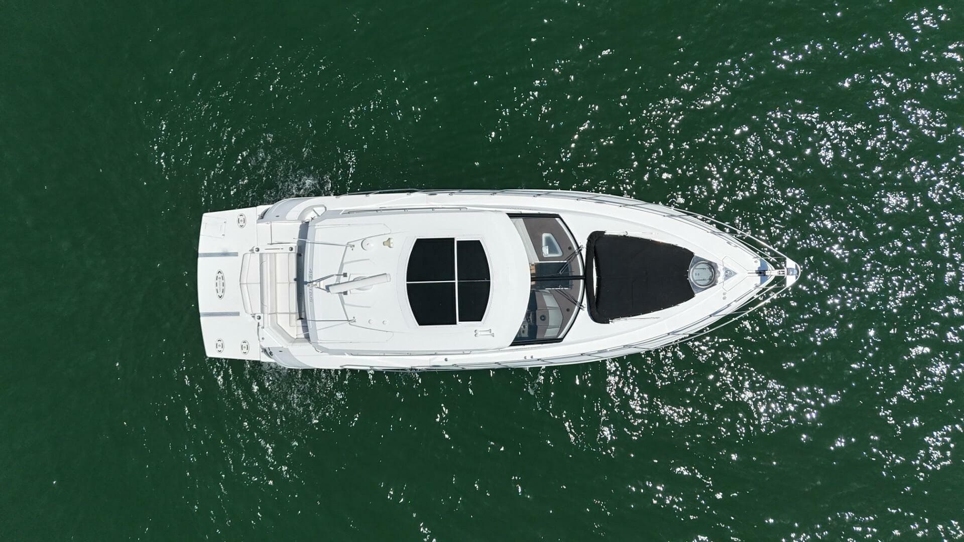 2015 Cruisers Yachts Cantius