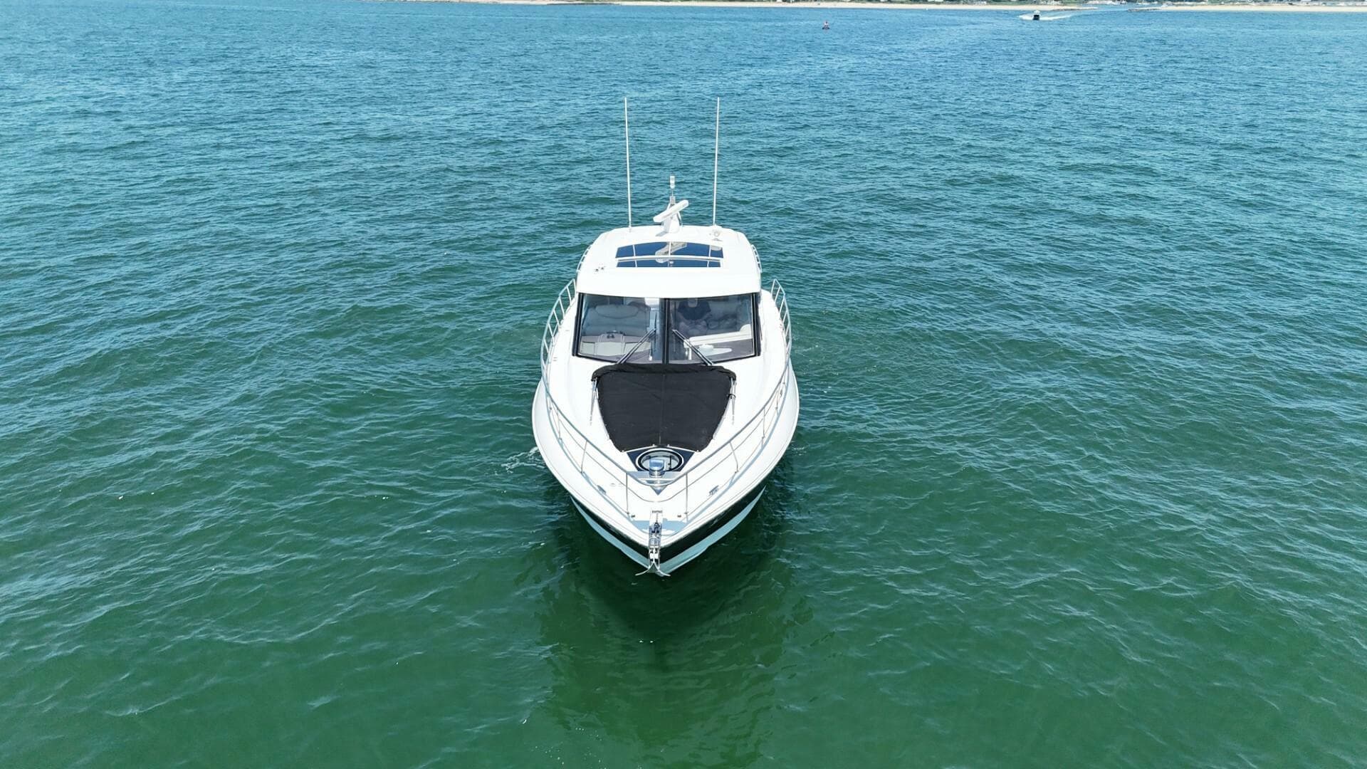 2015 Cruisers Yachts Cantius