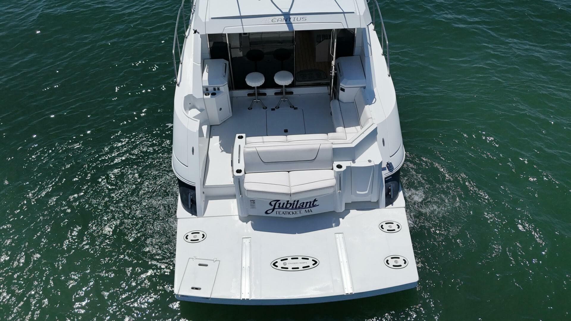 2015 Cruisers Yachts Cantius