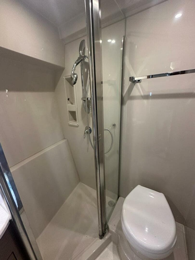 2015 Cruisers Yachts Cantius