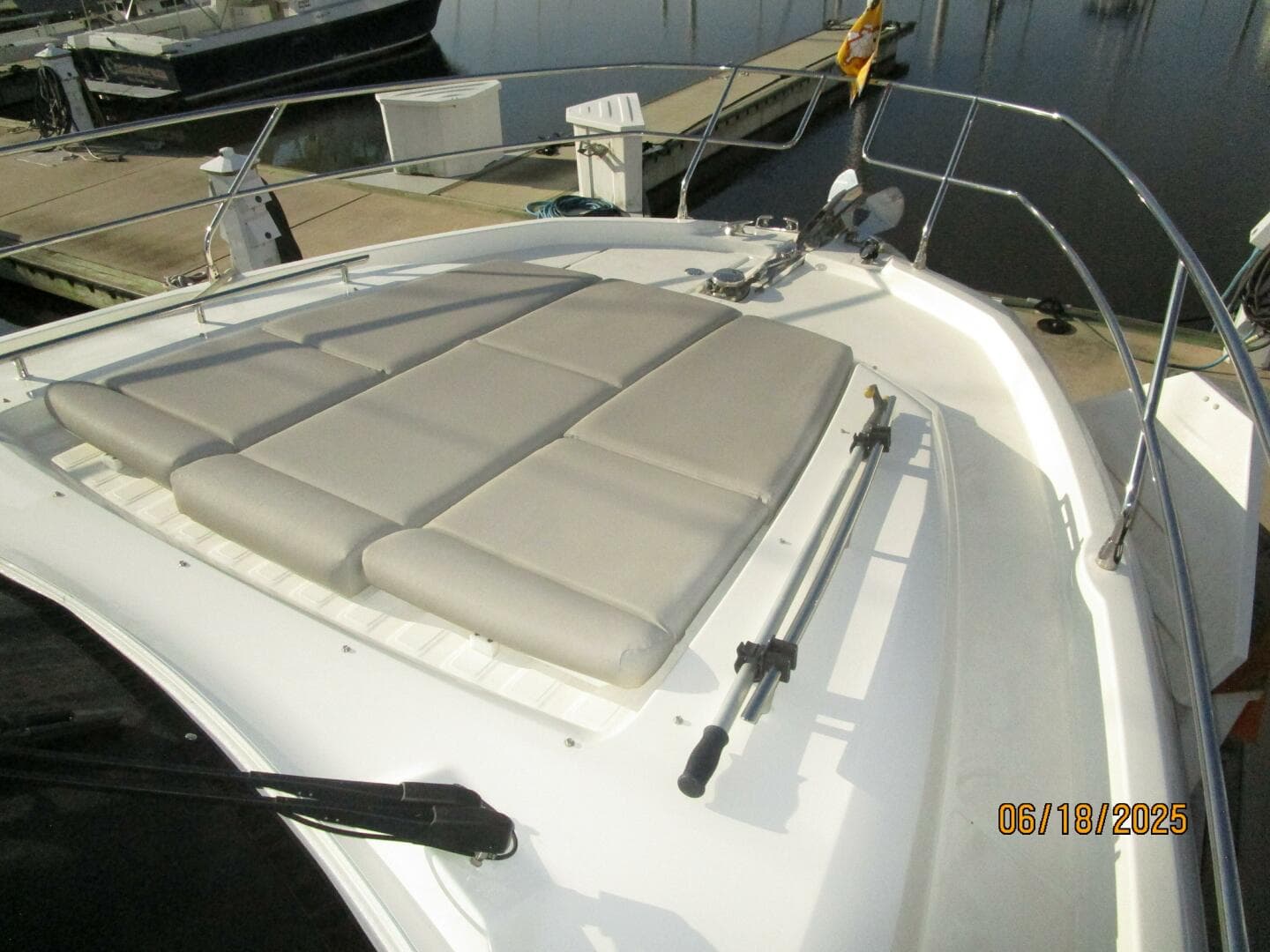 42' Prestige foredeck1