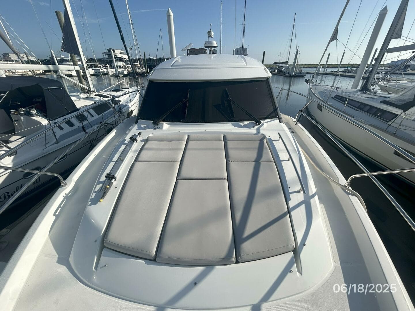 42' Prestige foredeck aft
