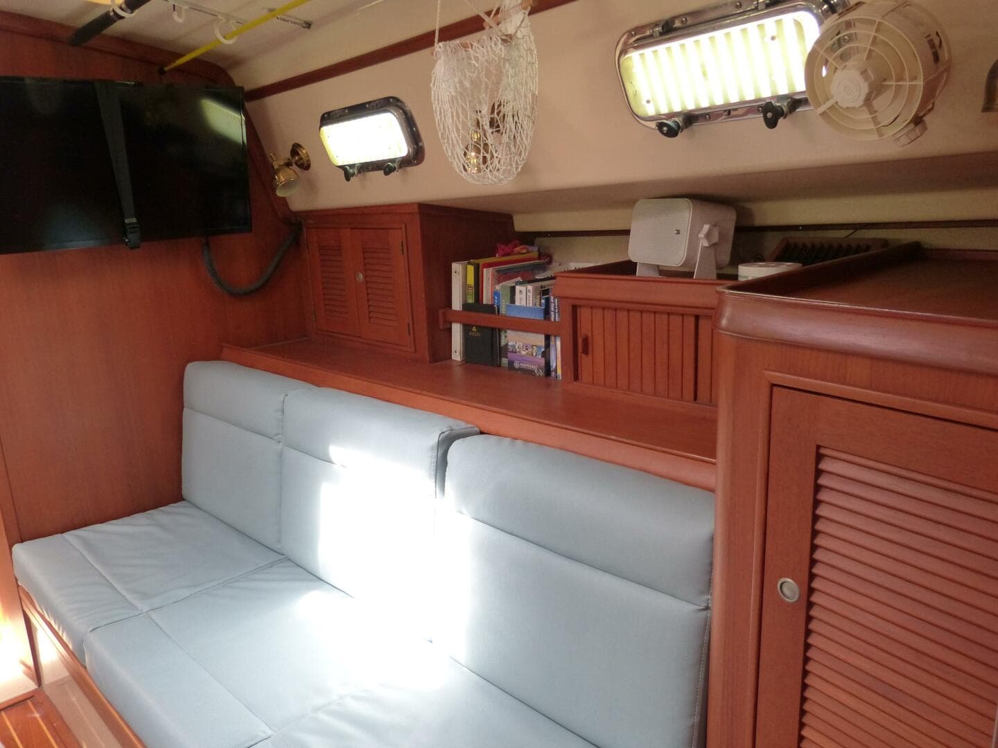 2000 Island Packet 420