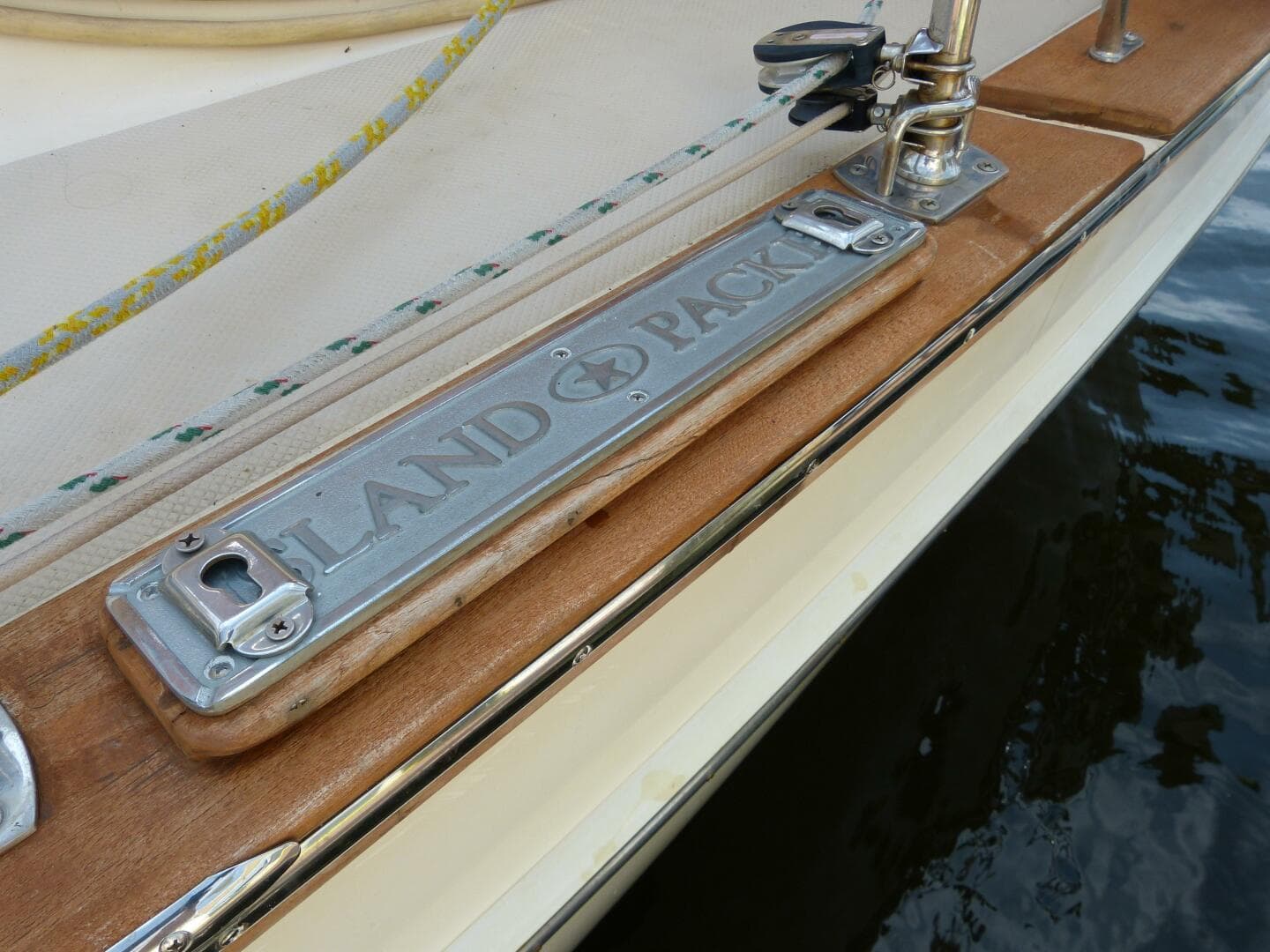 2000 Island Packet 420