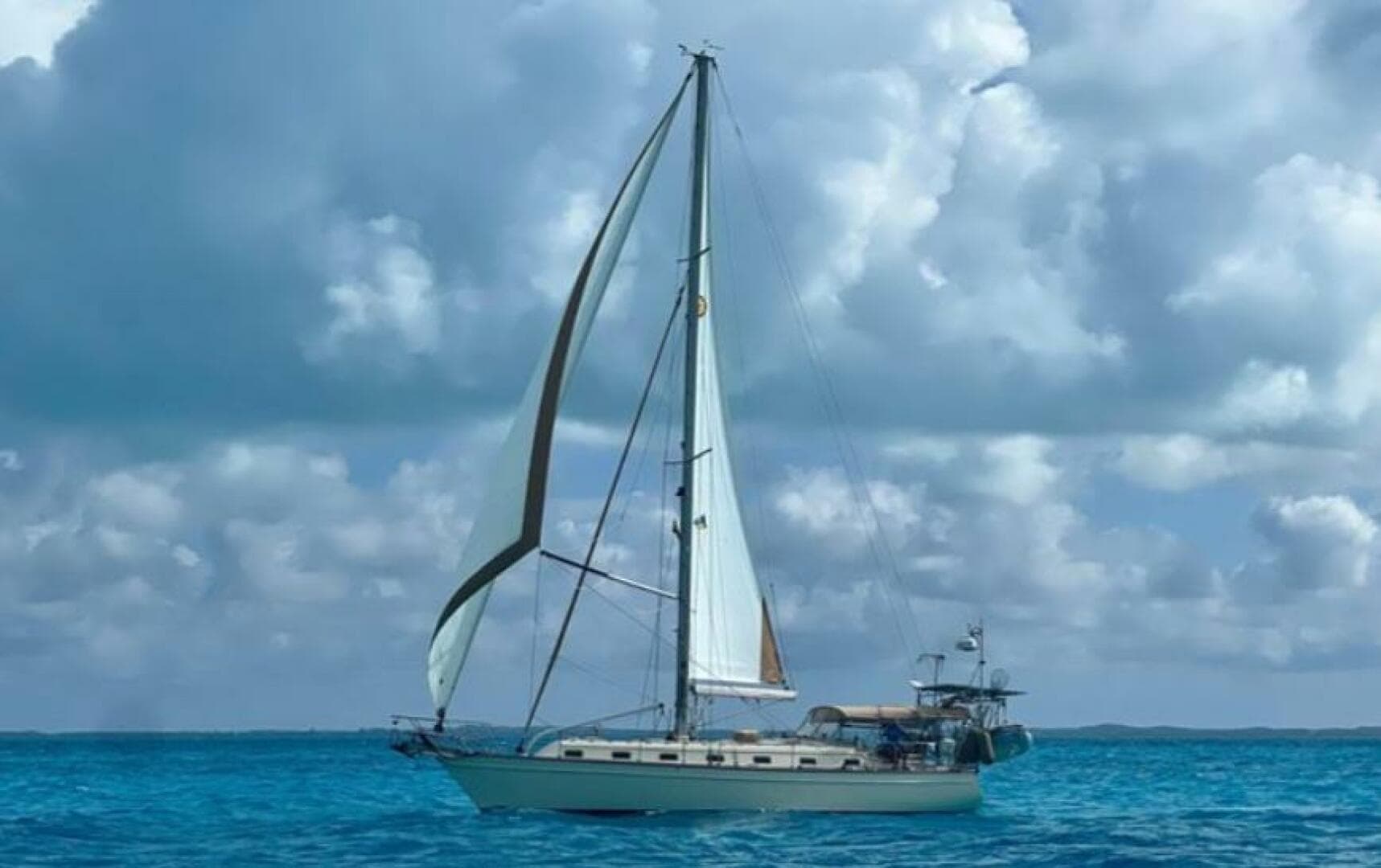 2000 Island Packet 420