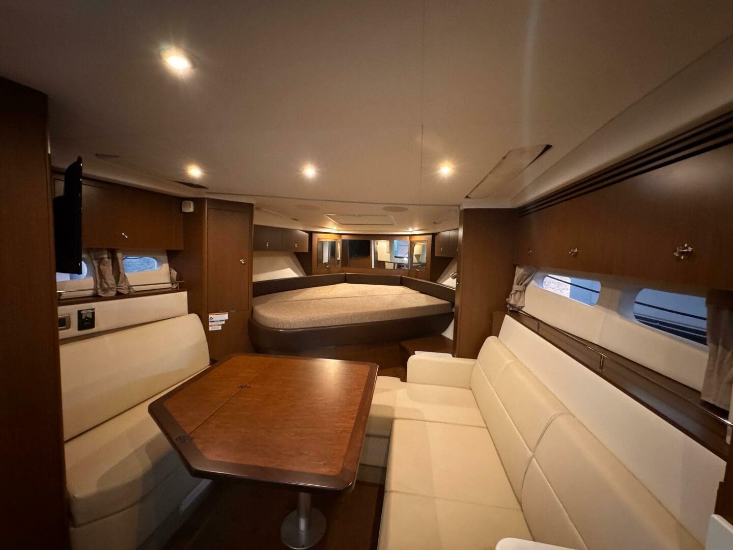 2019 Sea Ray 350 Sundancer