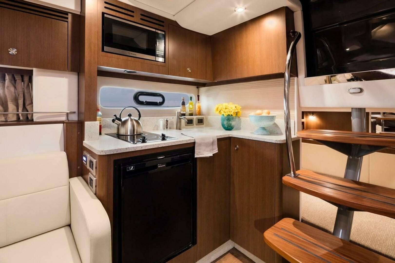 2019 Sea Ray 350 Sundancer