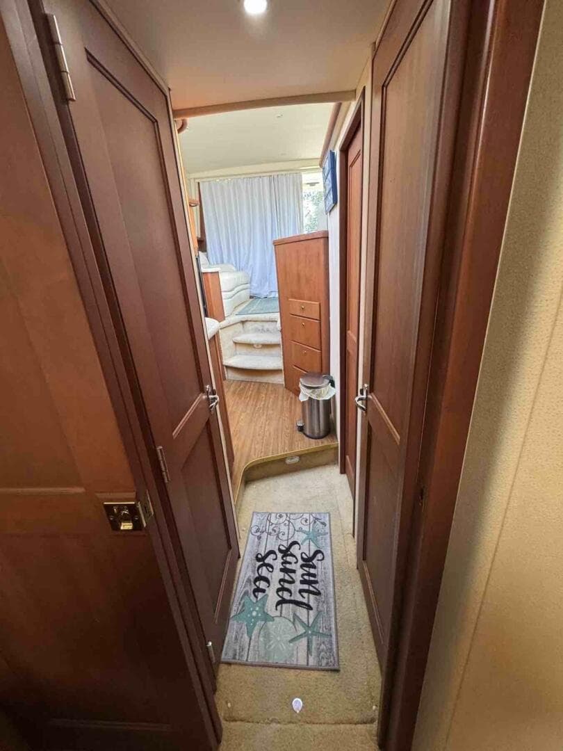 34c Silverton  companion way from forward cabin