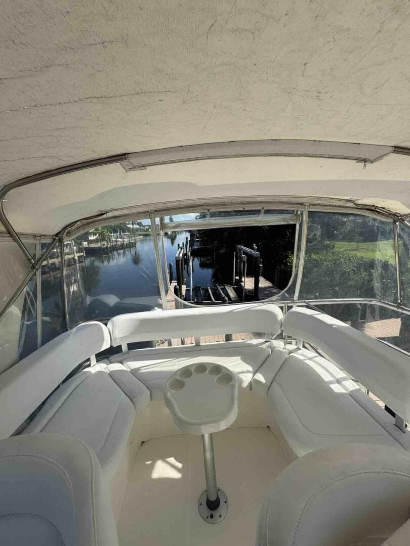 34c Silverton flybridge settee