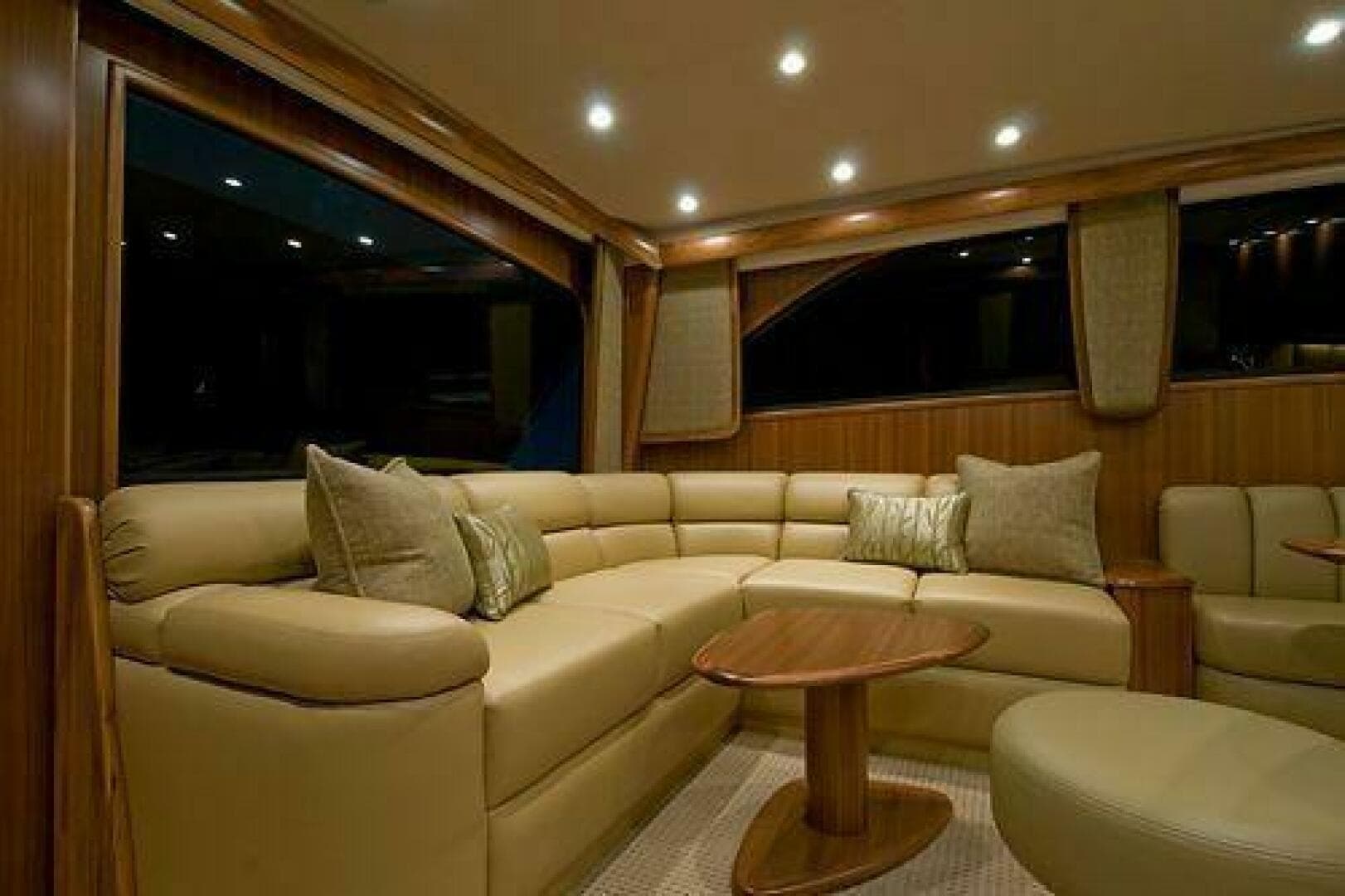 Viking 45 - FINE FOR NOW - Salon