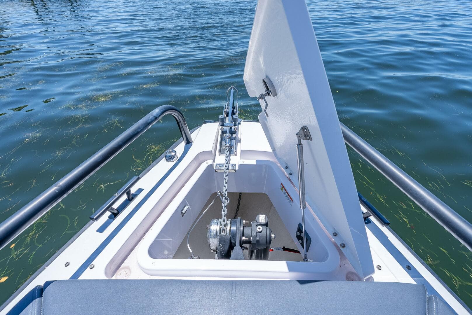 2022 Axopar 28 T-Top Brabus