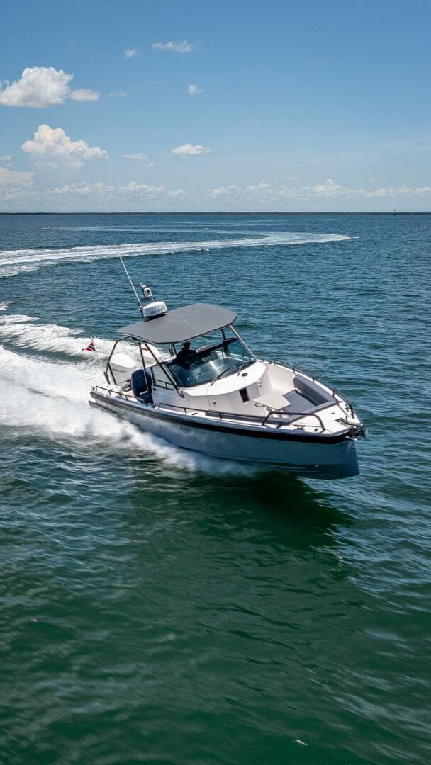 2022 Axopar 28 T-Top Brabus