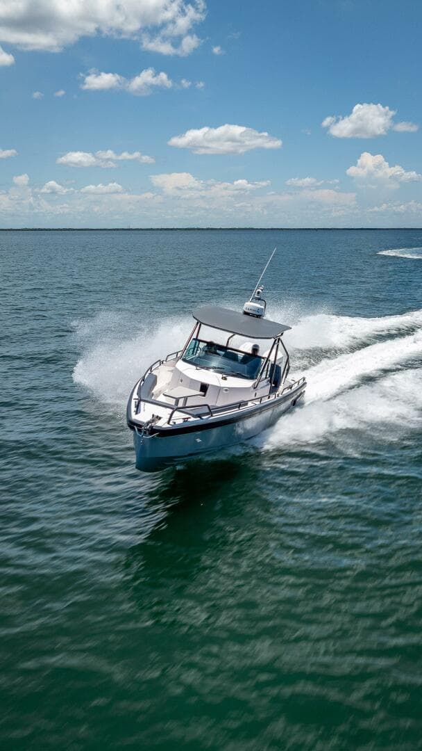 2022 Axopar 28 T-Top Brabus