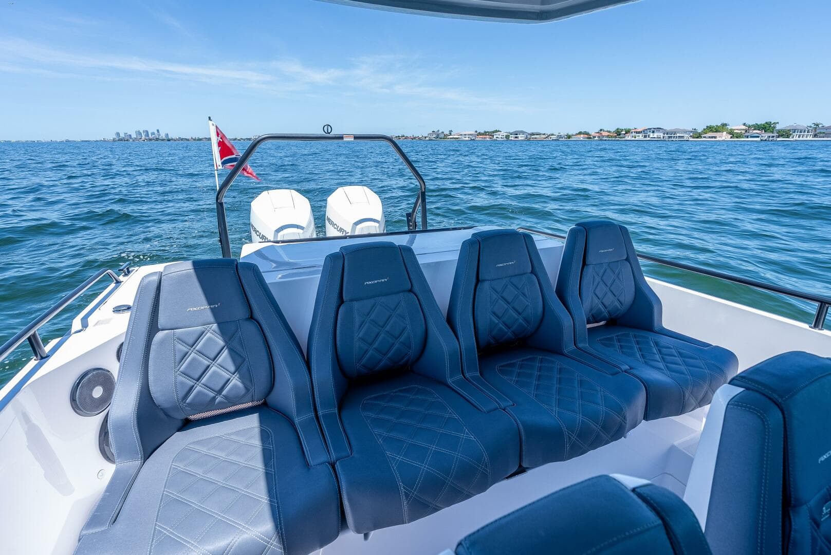 2022 Axopar 28 T-Top Brabus