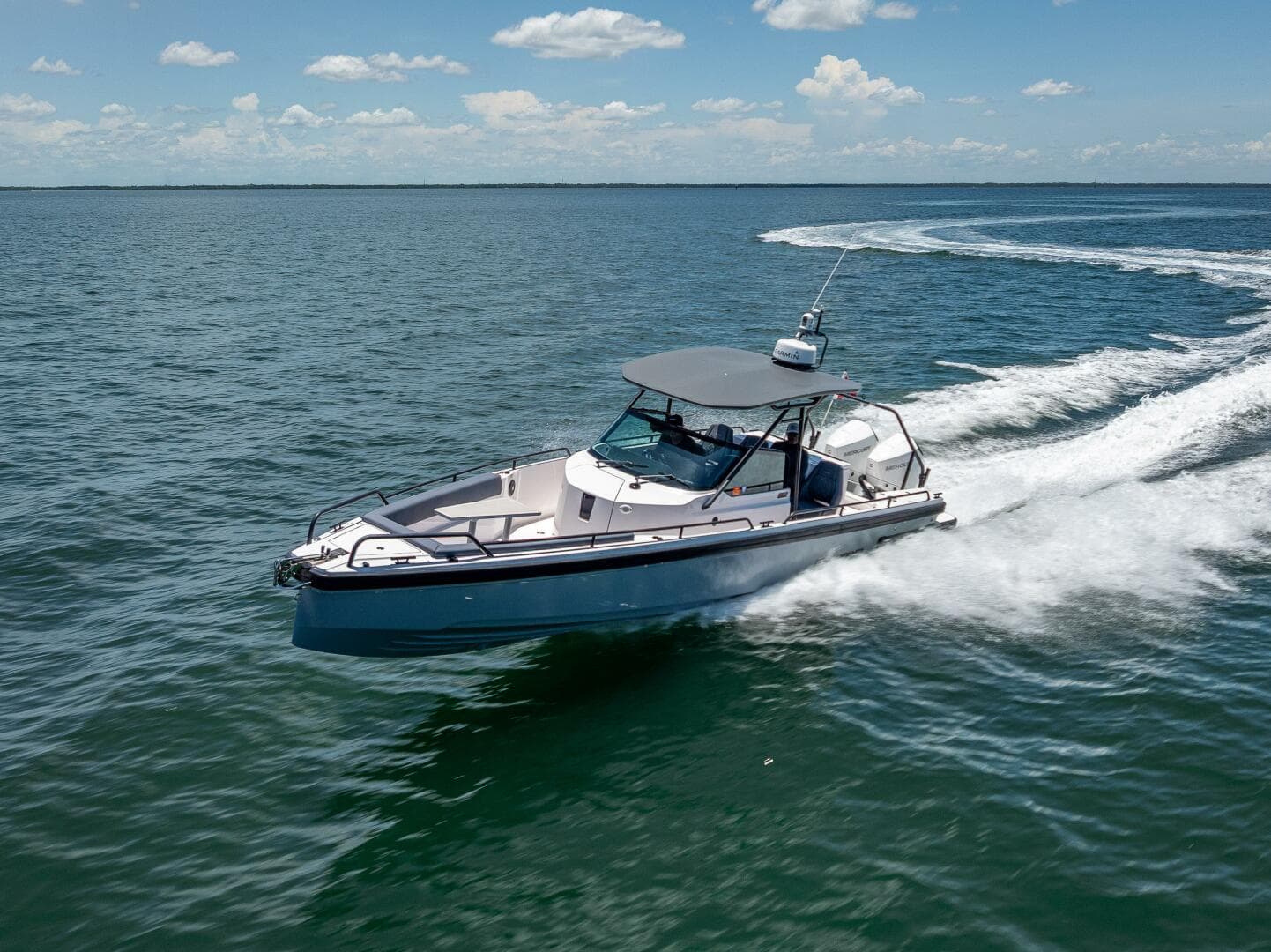 2022 Axopar 28 T-Top Brabus