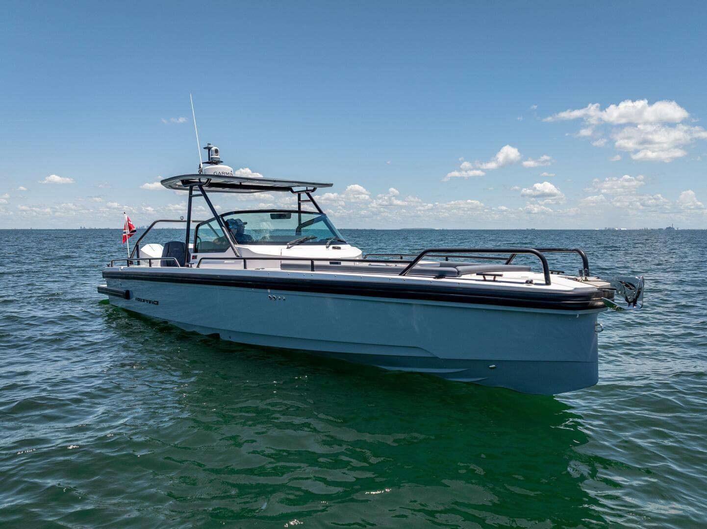 2022 Axopar 28 T-Top Brabus