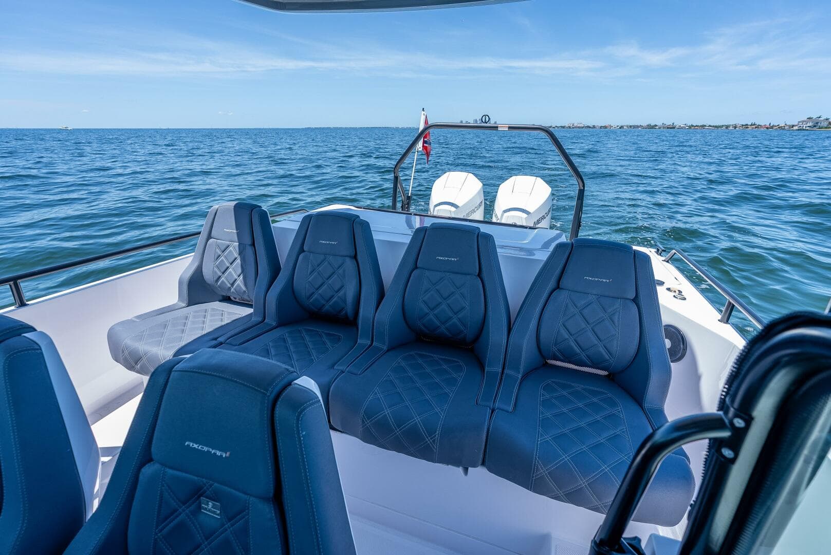 2022 Axopar 28 T-Top Brabus