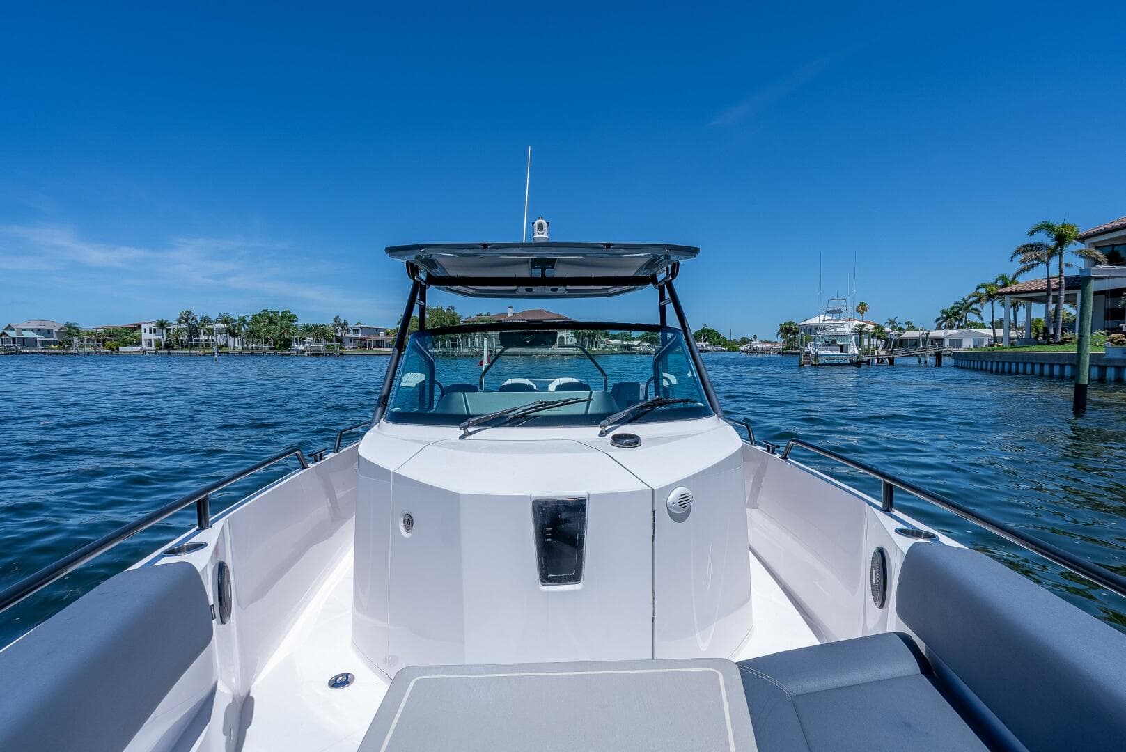 2022 Axopar 28 T-Top Brabus