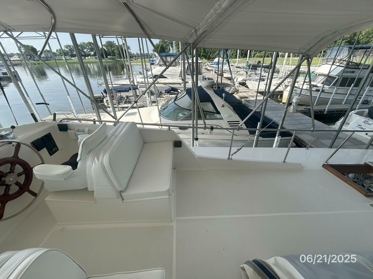 36' Grand Banks flybridge starboard