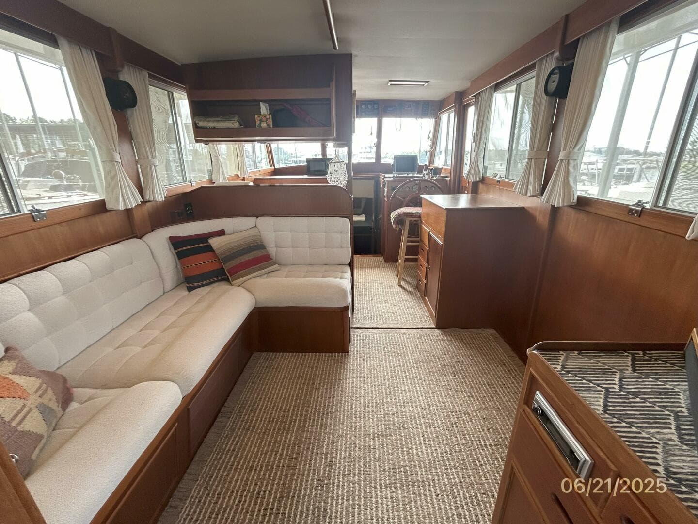 36' Grand Banks salon forward