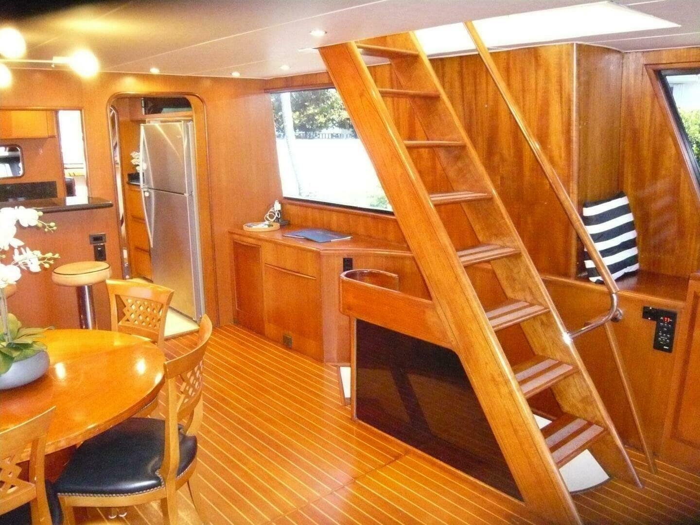 1990 Viking Cockpit Motor Yacht