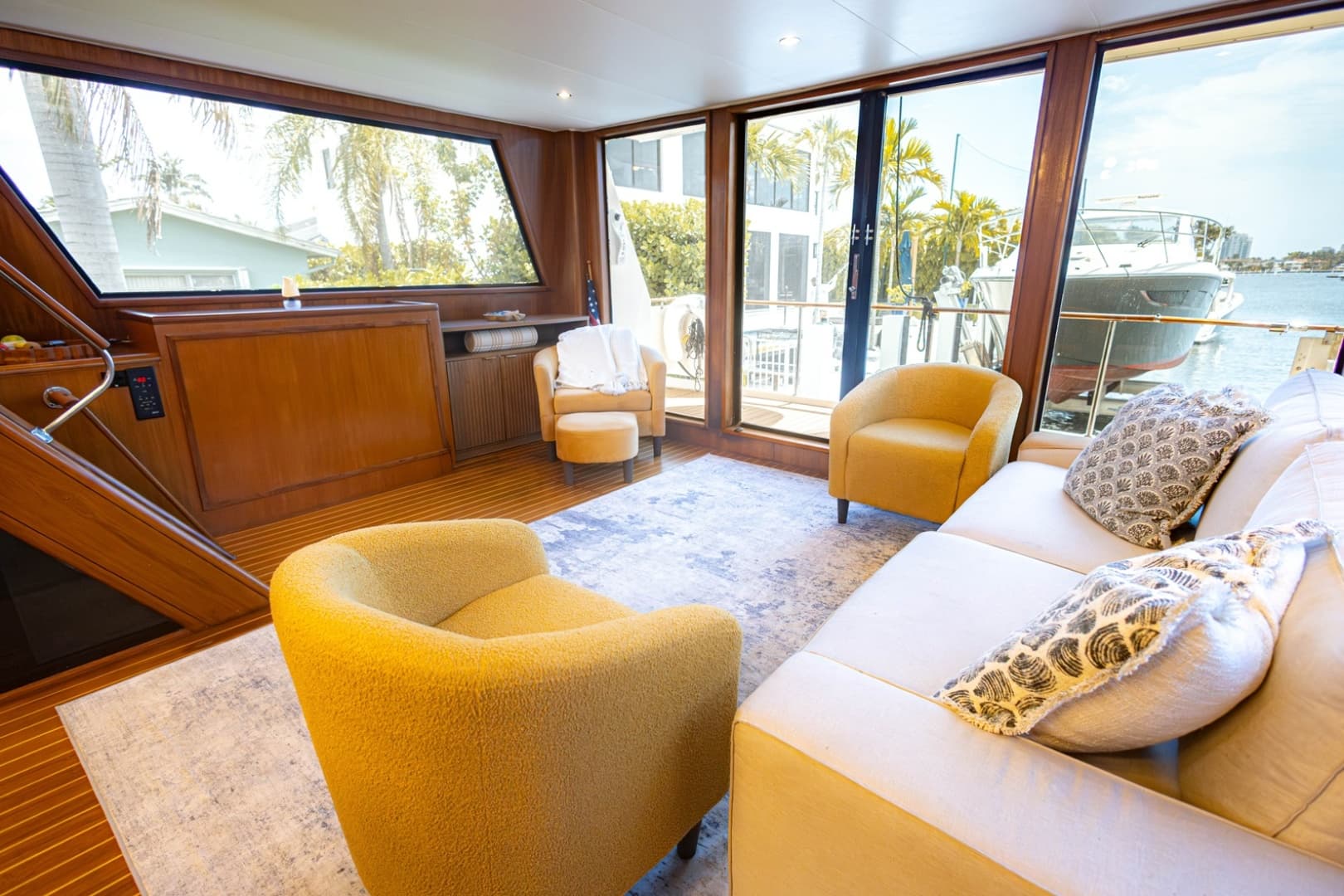 1990 Viking Cockpit Motor Yacht