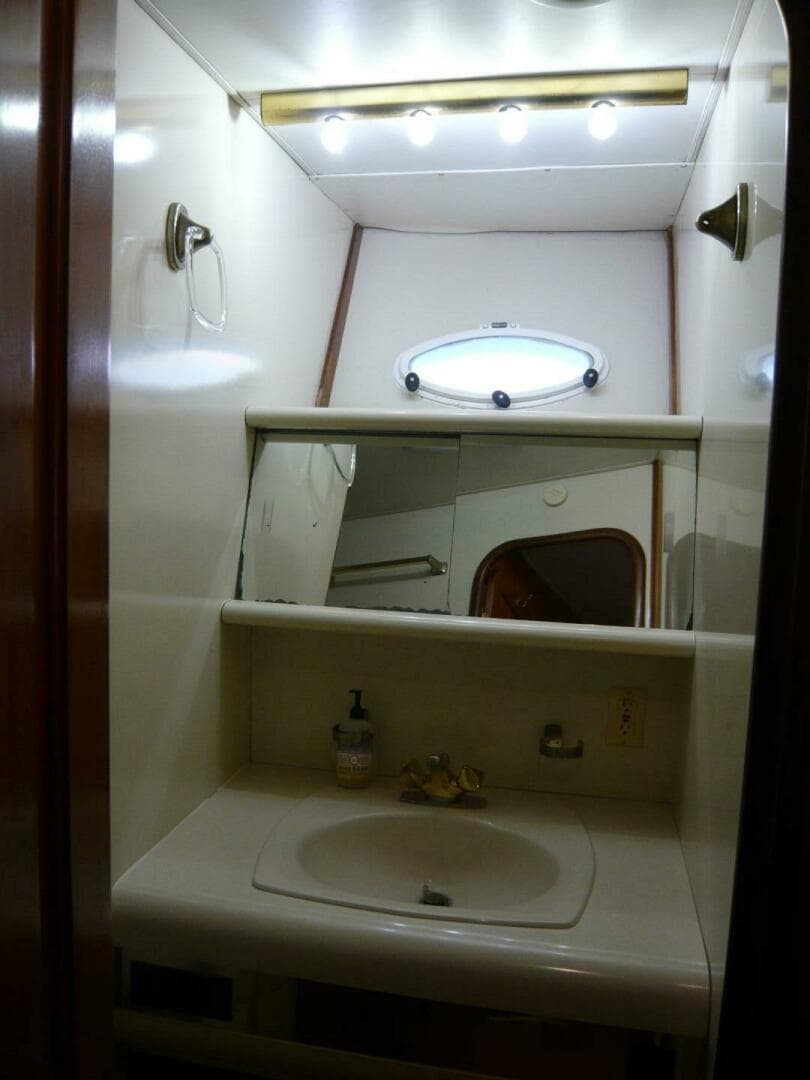 1990 Viking Cockpit Motor Yacht