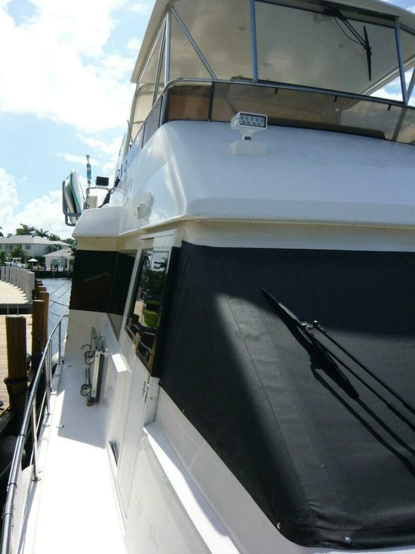 1990 Viking Cockpit Motor Yacht