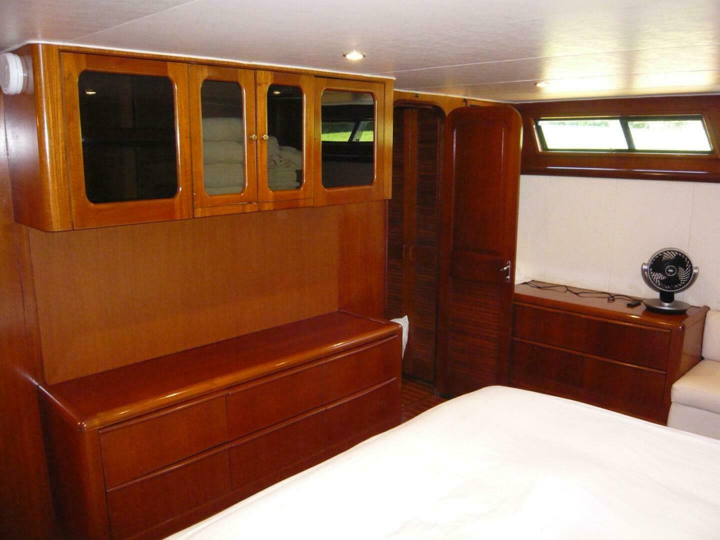 1990 Viking Cockpit Motor Yacht