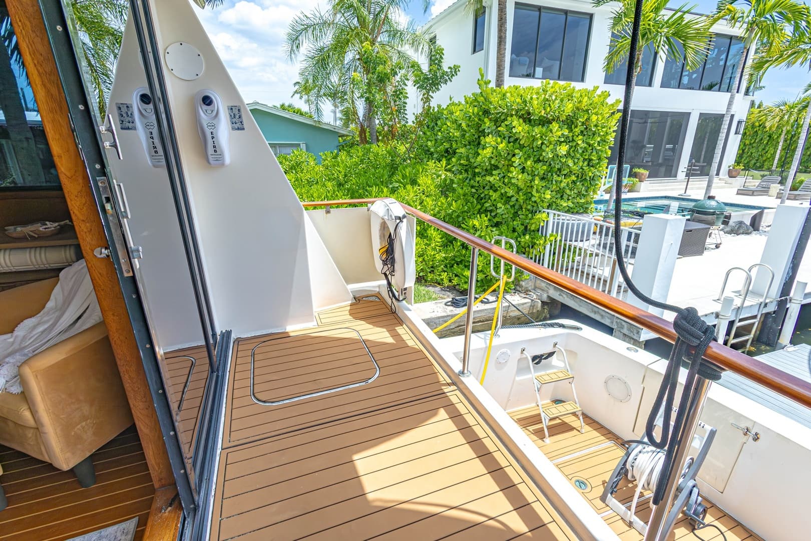 1990 Viking Cockpit Motor Yacht