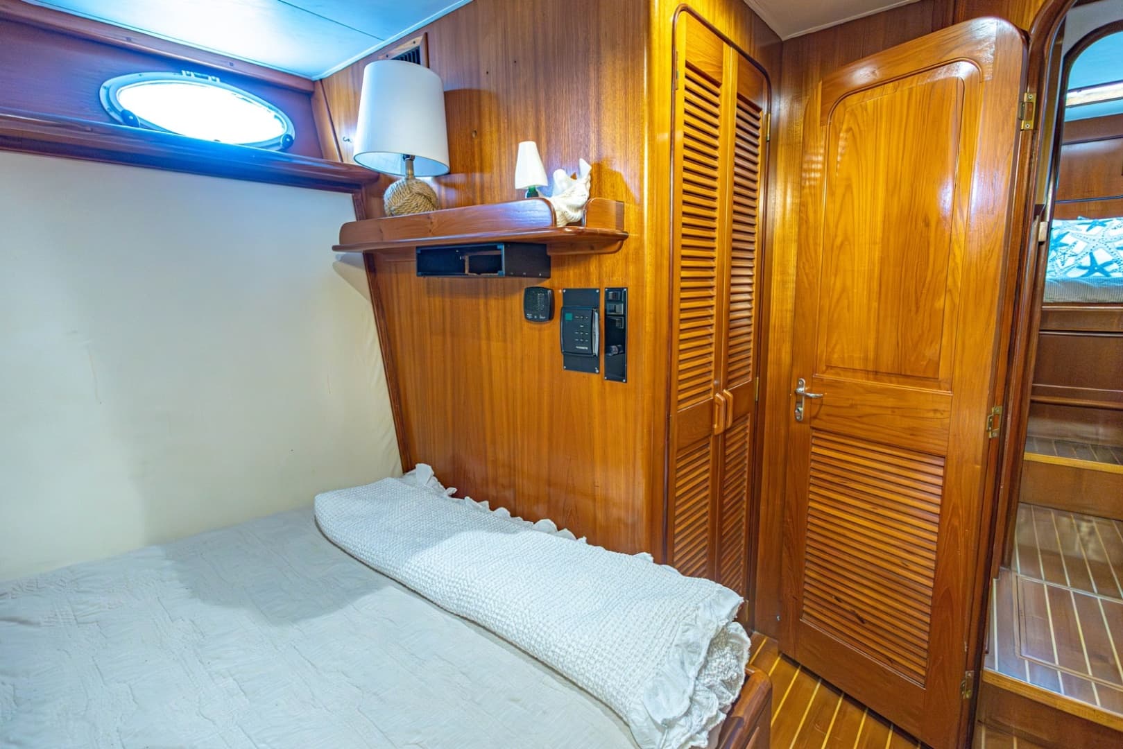1990 Viking Cockpit Motor Yacht