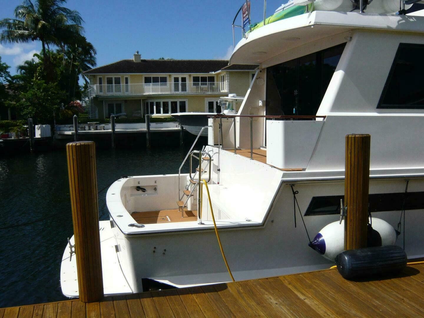 1990 Viking Cockpit Motor Yacht