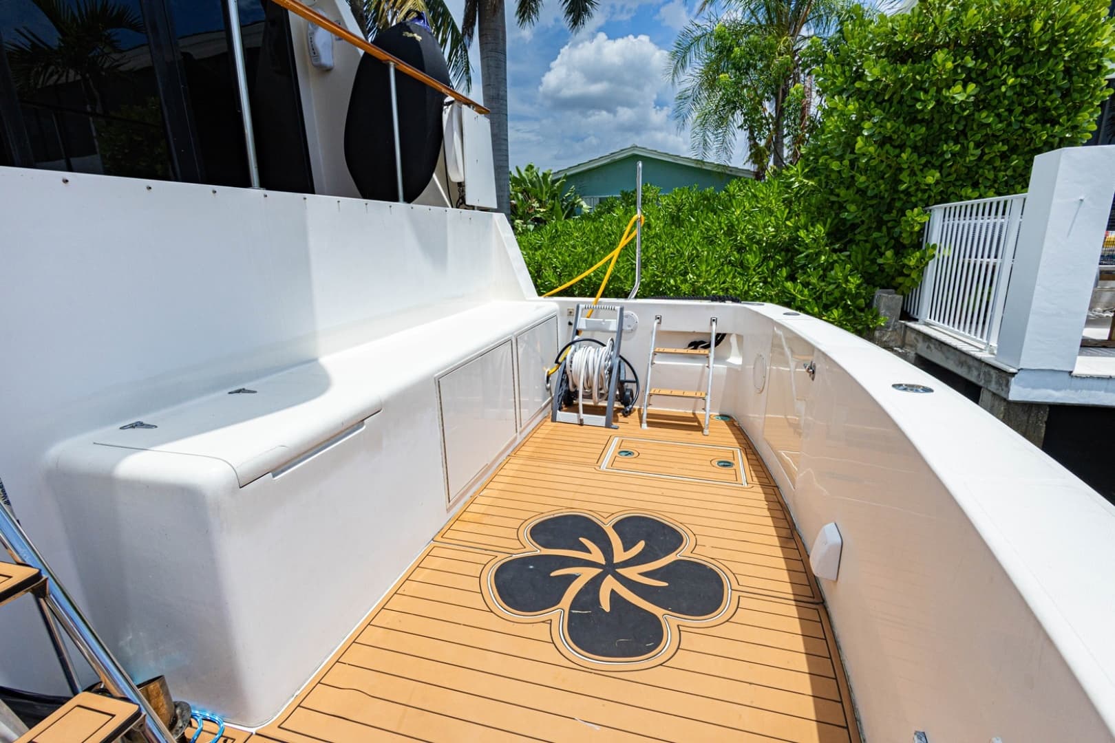 1990 Viking Cockpit Motor Yacht