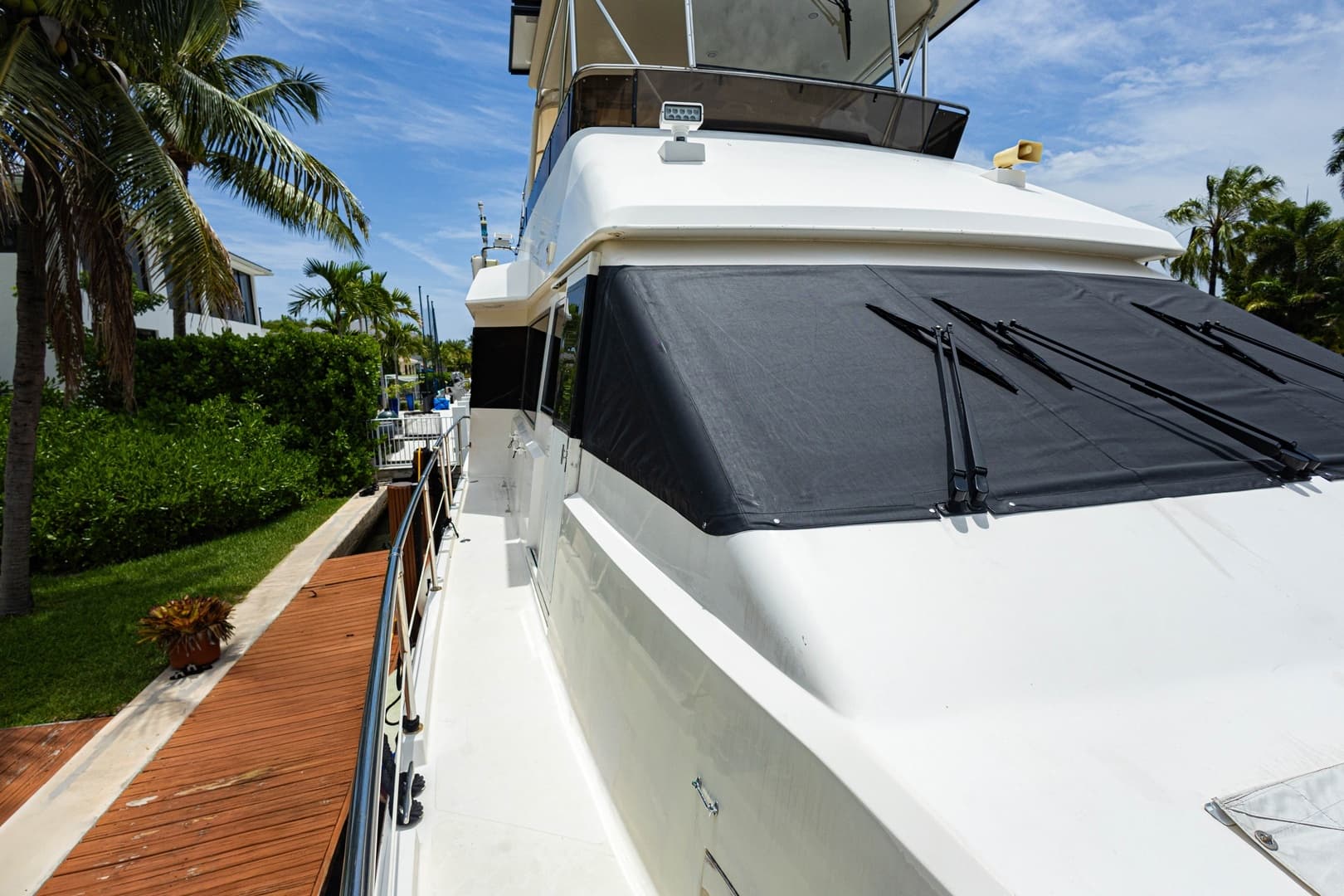 1990 Viking Cockpit Motor Yacht