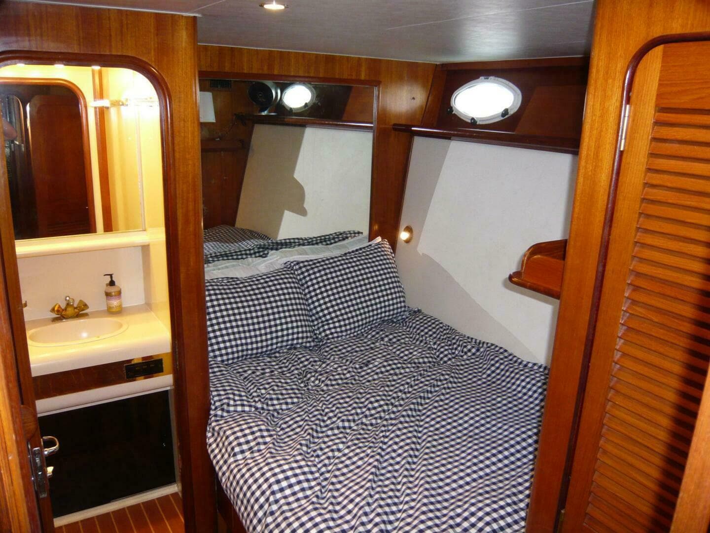 1990 Viking Cockpit Motor Yacht